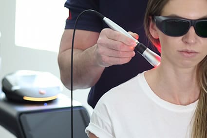 laser-therapy-on-neck